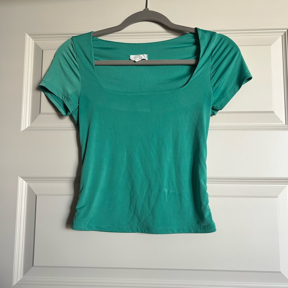 Vibrant Green Crop Fitted Short Sleeve Tee